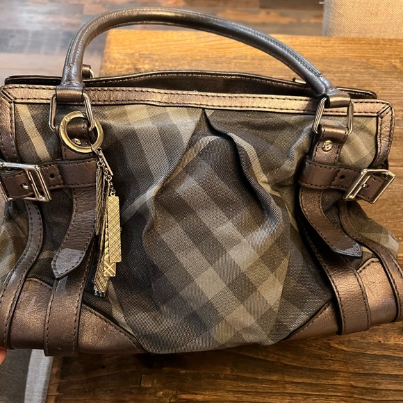 Burberry Purse used several times - Picture 1 of 5